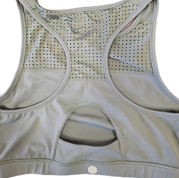 Threads 4 Thought ReActive Green Sports Bra Cutout - Picture 4 of 6